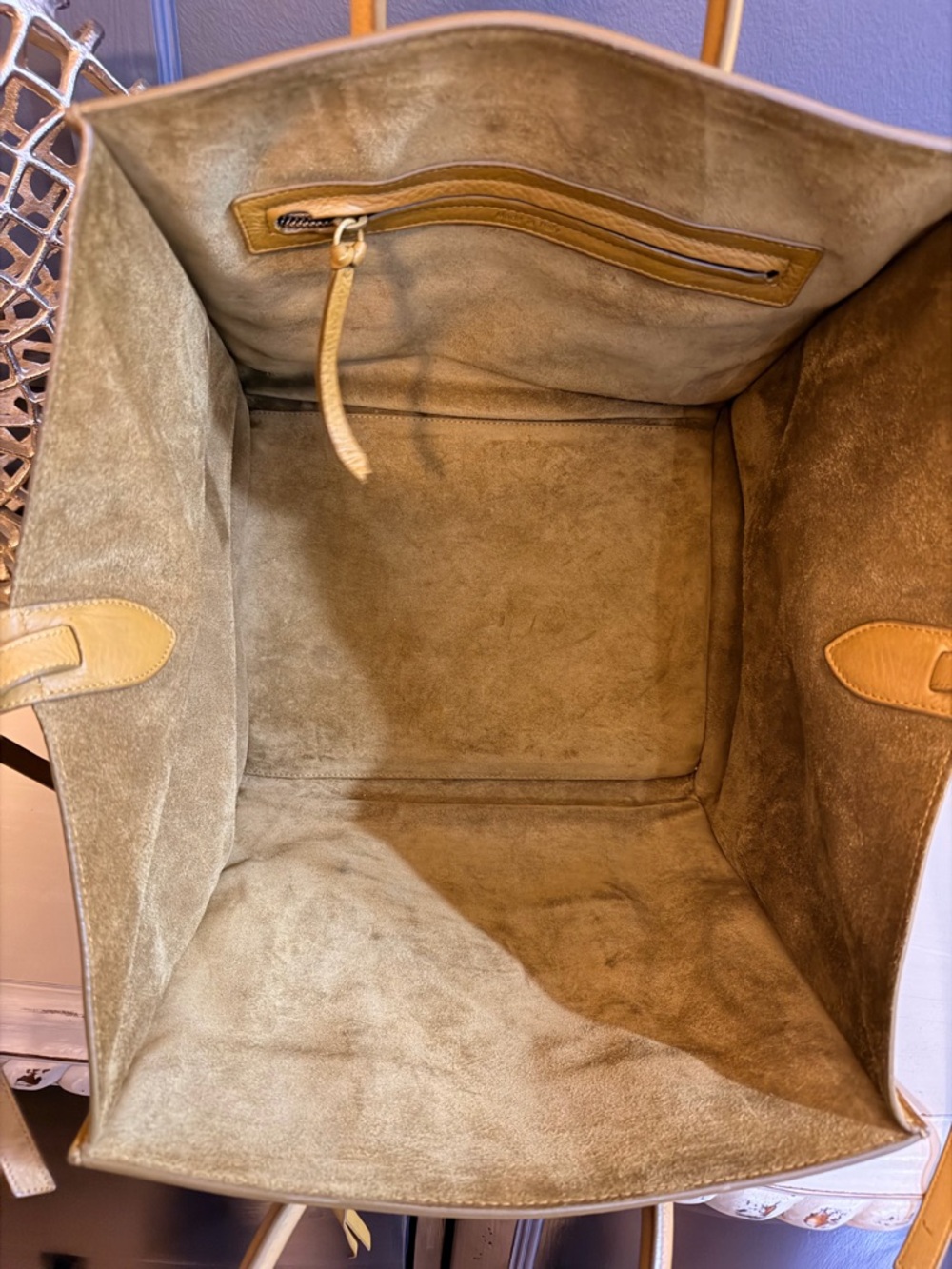 CELINE Phantom Luggage Tote – Mustard | Phoebe Philo Era - Picture 9 of 13